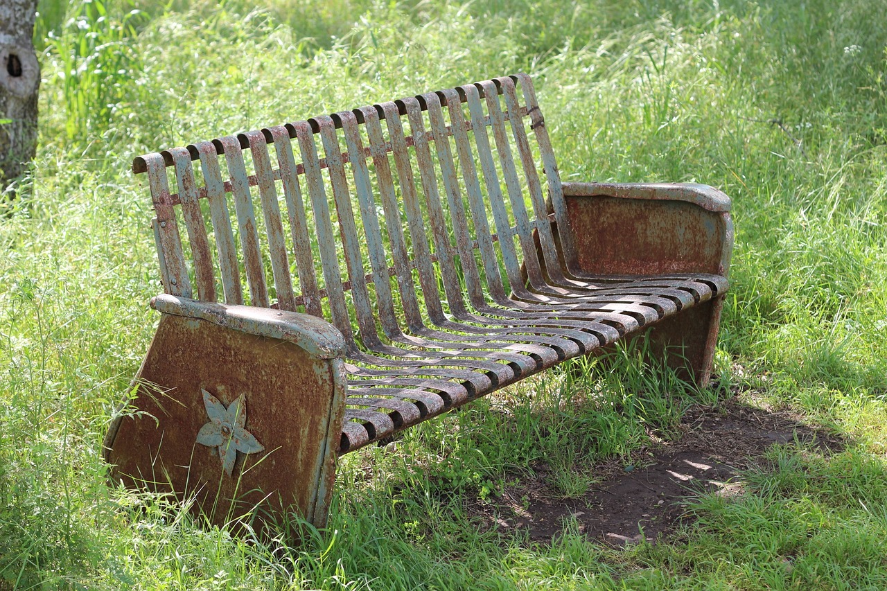 How to Create a DIY Garden Bench